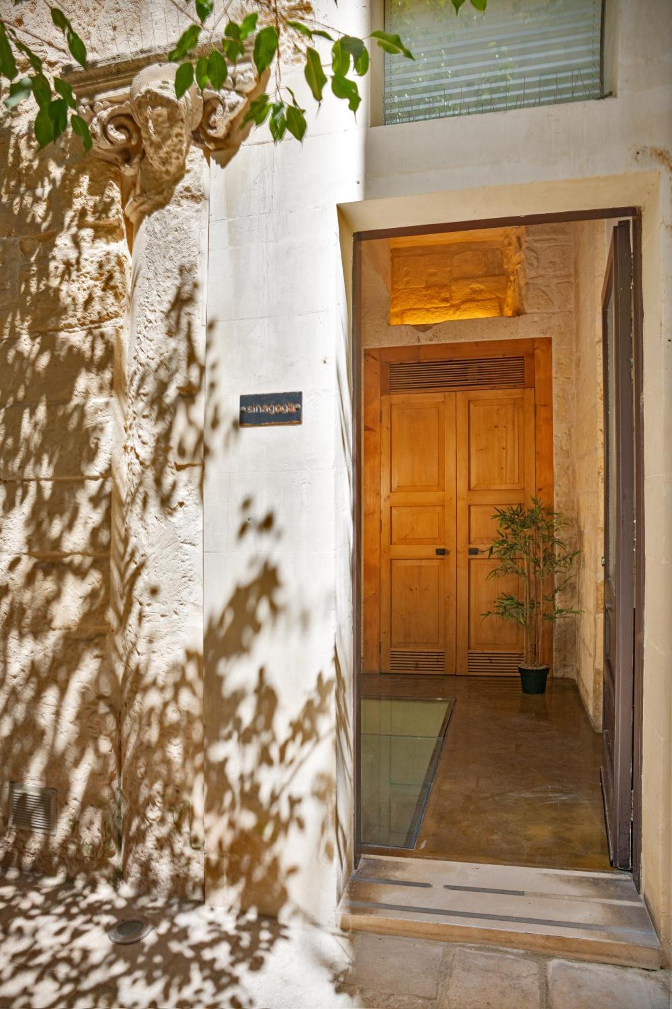 Bed and Breakfast Palazzo Persone Dimora Storica Лечче Экстерьер фото